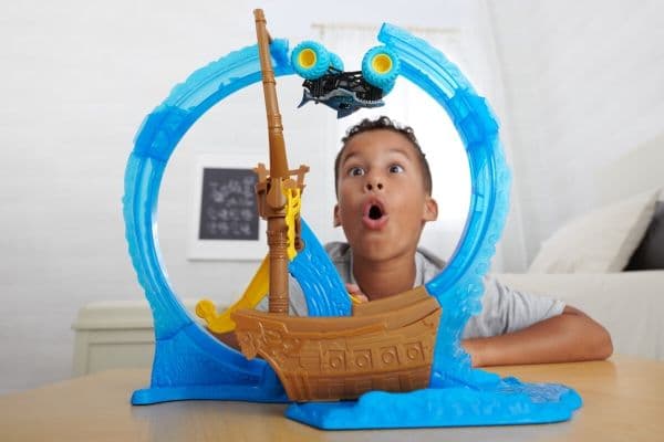 Monster Jam 1:64 Loop of Doom Stunt Playset