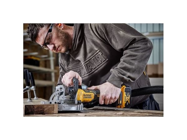 Dewalt fräsmaskin DEWALT Fräsmaskin Fräsmaskin 18V DCW682P2