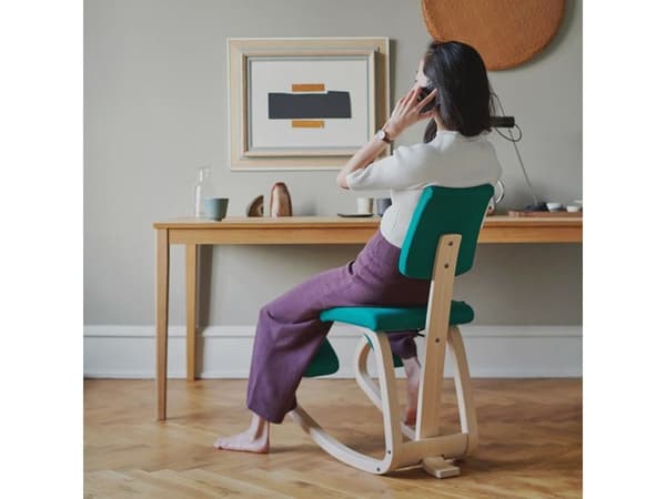 Variable Plus knästående stol gammalrosa/ljust ask