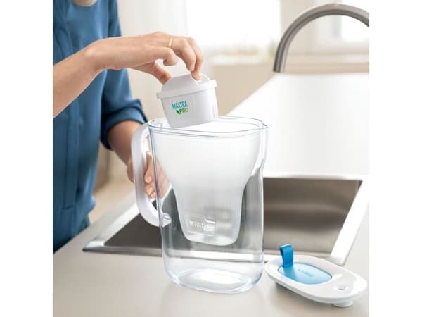 Brita 1051367, Veden suodatuspullo, 2,4 L, Vihreä, Läpinäkyvä