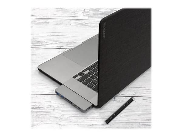 HYPER HD28C, USB 3.2 Gen 1 (3.1 Gen 1) Type-C, Silver, MicroSD (TransFlash), SD, HDMI, Thunderbolt 3, USB 3.2 Gen 1 (3.1 Gen 1) Type-A, USB 3.2 Gen...