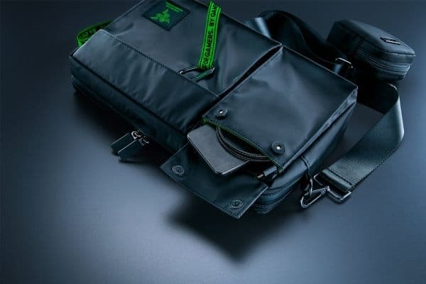 Razer Xanthus - Axelväska for handheld game console / mobile controller