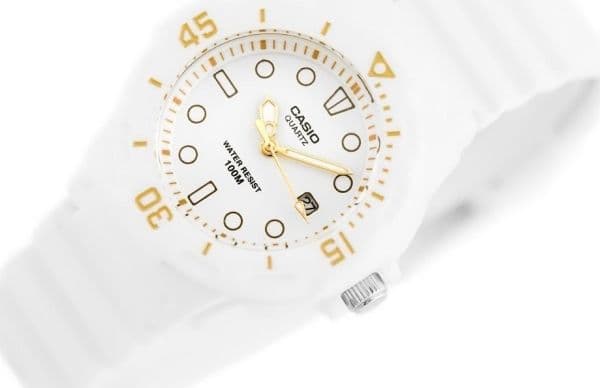 Casio NAISTEN KELLO CASIO LRW-200H 7E2 (zd557i)