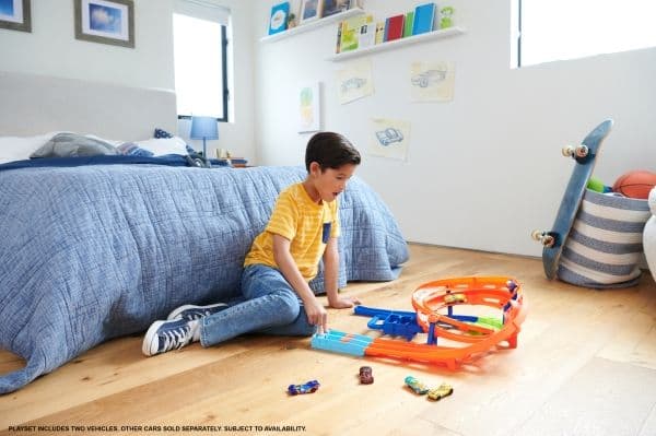 Hot Wheels Action Whip Around Raceway