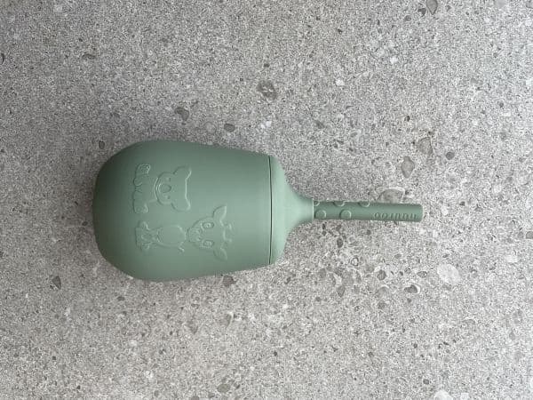 Nuuroo Adita silikonmugg med sugrör