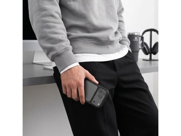 Tech-Protect Magmat CC Case for iPhone 18 Pro / 17 Pro - Matte Black
