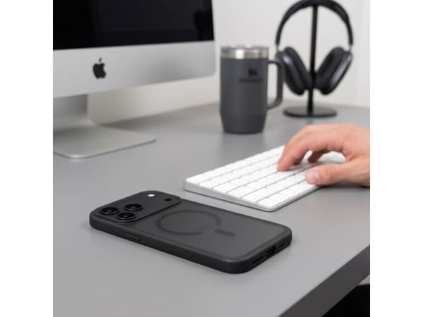 Tech-Protect Magmat Magsafe CC Case for iPhone 18 Pro / 17 Pro - Matte Black