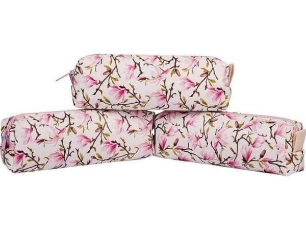 Pennal med ett rom rosa blomster