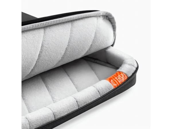 Tech-Protect Defender-väska för 17" laptop - svart