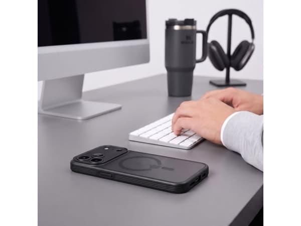 Tech-Protect MagPrime MagSafe CC Case for iPhone 18 Pro / iPhone 17 Pro - Matte Black