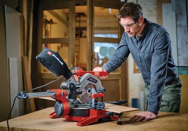 Einhell TE-SM 8 L kap-/germssåg med utdrag