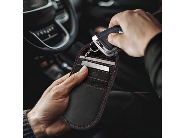 Tech-Protect KLR100 RFID Case - Black and Red