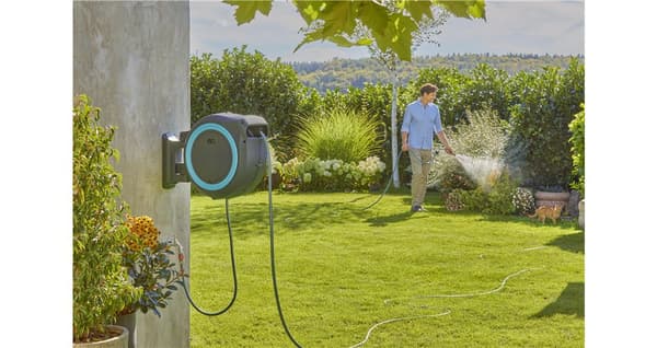 Gardena Batteridriven väggslanglåda PowerRoll 40 Meter - Solo