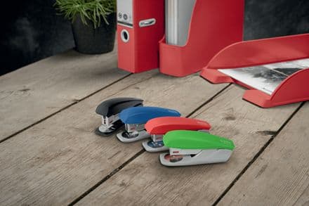 Leitz NeXXt Recycle liten stiftemaskin, 25 ark Blå