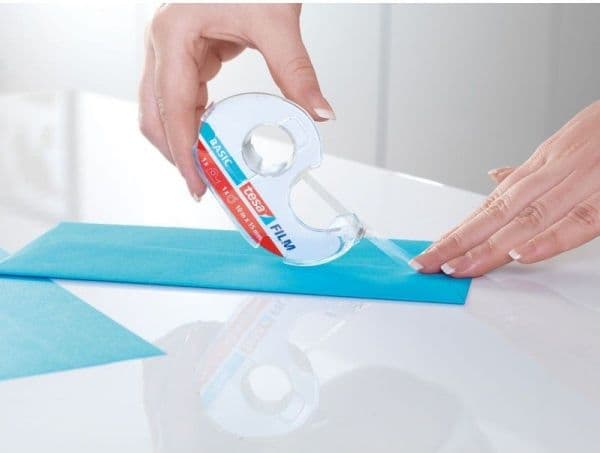 Tesa kontorstape tesafilm® BASIC 33 m x 15 mm + dispenser (58549-00000-00)