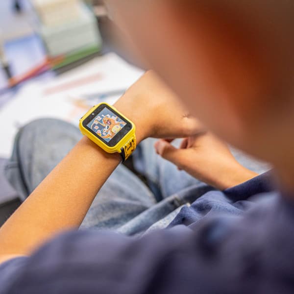 Accutime smartklocka Pokemon Yellow