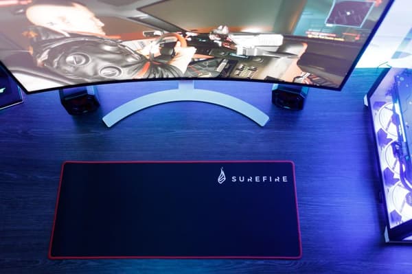 Surefire Gaming Silent Flight 680 - Gaming Musemåtte - 68 x 28 cm. - Sort/Rød