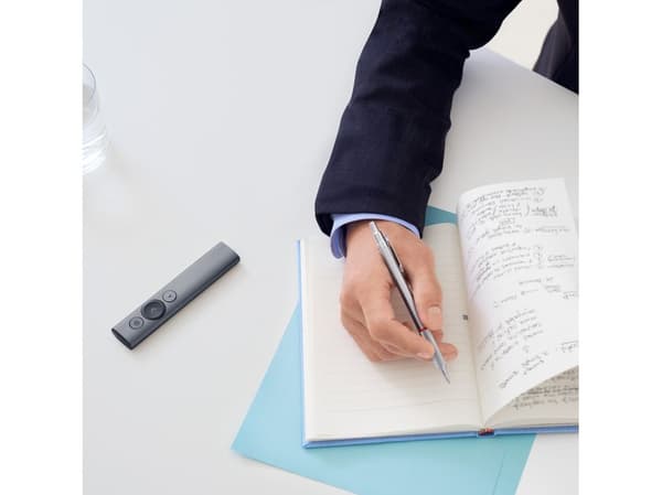 Logitech Spotlight - Presentationsfjärrkontroll - 3 knappar - skiffer