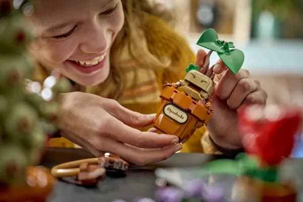 LEGO Harry Potter 76474 Hogwarts™ växter för örtlära