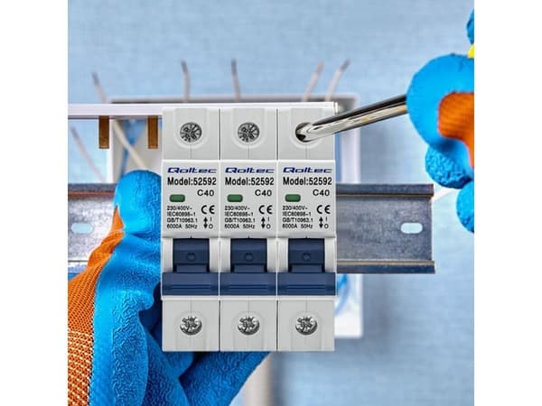 Qoltec C40, Dvärgbrytare, IP20