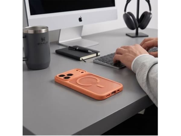 Tech-Protect BasicMag MagSafe case for iPhone 17 Pro / 18 Pro - matte orange