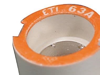 Kiinnitysruuvi DIII E33 63A kupari