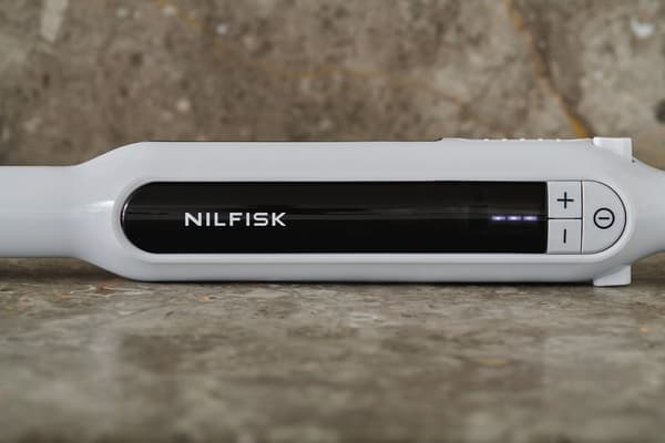 Nilfisk Move trådløs støvsuger og dokkingstasjon - grå