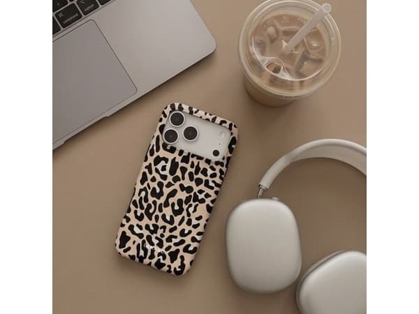 Tech-Protect Lamano MagSafe case for iPhone 18 Pro / 17 Pro - beige and black