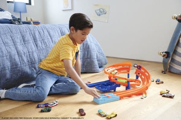 Hot Wheels Action Whip Around Raceway