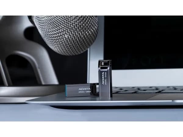 ADATA UR340 - USB flash-enhet - 64 GB - USB 3.2 Gen 1 - svart