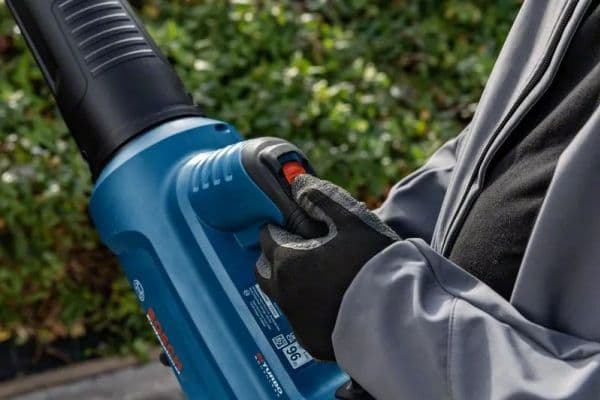 Sladdlös lövblås BOSCH Biturbo GBL 18V-700 Solo