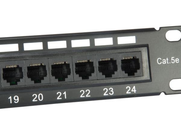 Equip 235325, Cat5e, Sort, Reolmontering, 1U, CE, 482,6 mm