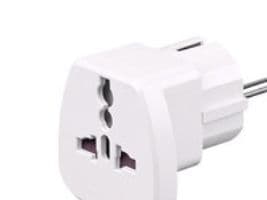 MicroConnect Universal-sovitin - Stikadapter - hvid