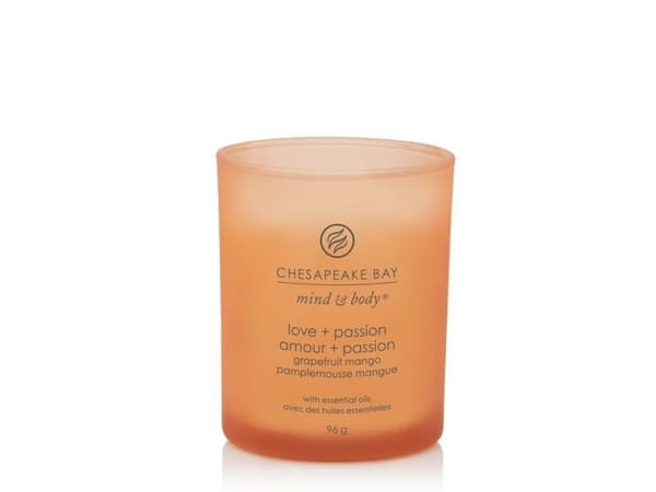 Chesapeake Bay Scented candle with wooden lid - Grapefruite Mango