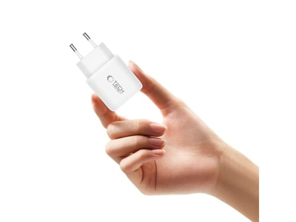 Tech-Protect NCA30 PD 30W QC3.0 väggladdare USB-A / USB-C - vit