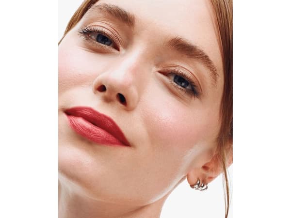 CLINIQUE CHUBBY STICK MOISTURIZING LIP BALM 05 CHUNKY CHERRY 3G