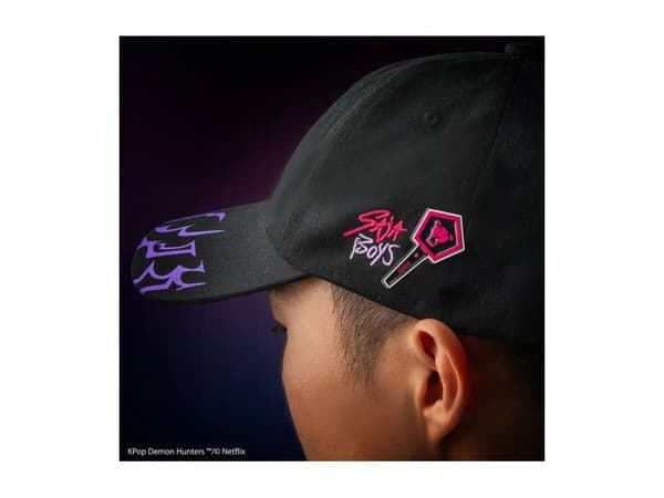 Saja Boys Light Stick pin