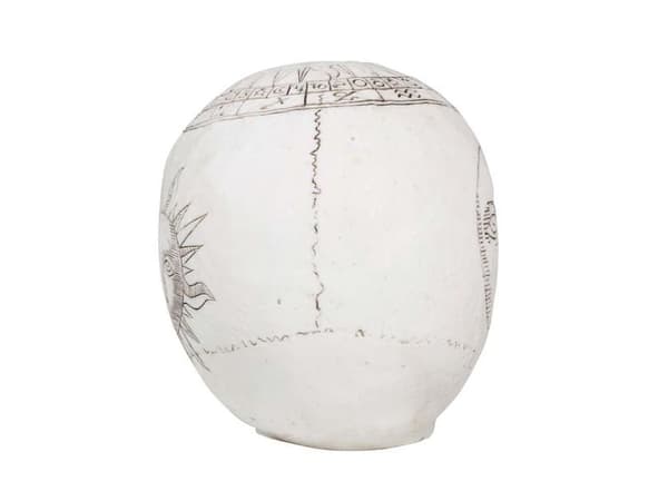 Kranie med tegn, 20 cm