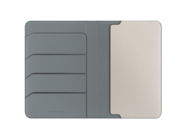 Uniq Belmont RFID Blocking Passport Case - Green/Ivory