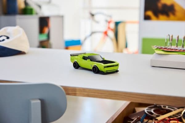 LEGO Speed Champions 77237 Dodge Challenger SRT Hellcat urheiluauto
