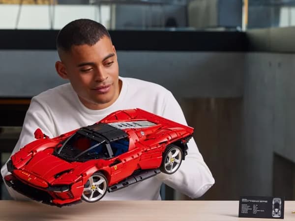 LEGO Technic 42143 Ferrari Daytona SP3