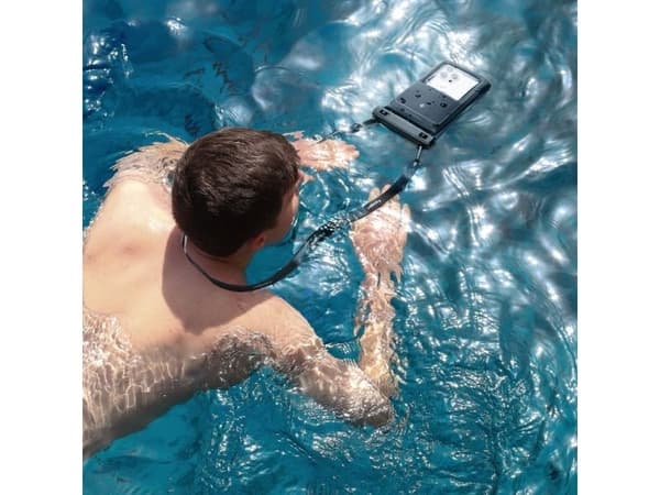 Spigen A611P 2-pack waterproof case - matte black