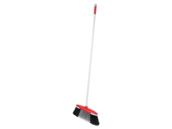 Kost med metallhåndtak 130 cm L20003