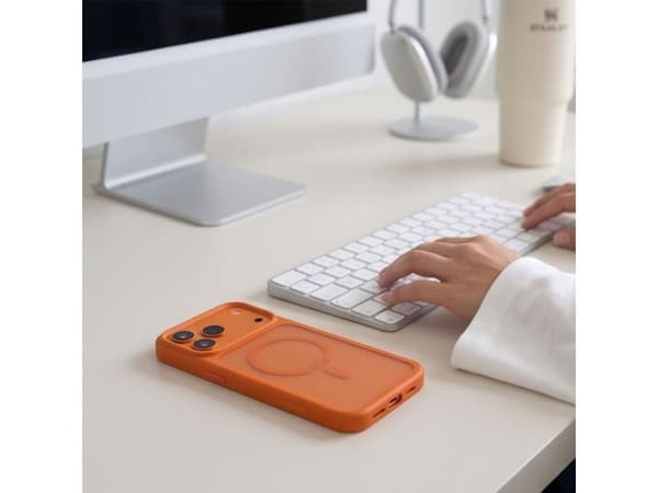 Tech-Protect Magmat Magsafe CC case for iPhone 18 Pro / 17 Pro - matte orange