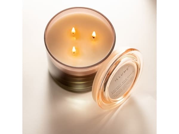 ILLUME Coconut Milk Mango Statement Glas Duftlys, Rosa,