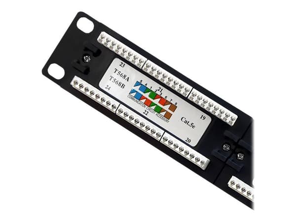Qoltec - Patch-panel - CAT 5e - UTP - RJ-45 X 24 - svart