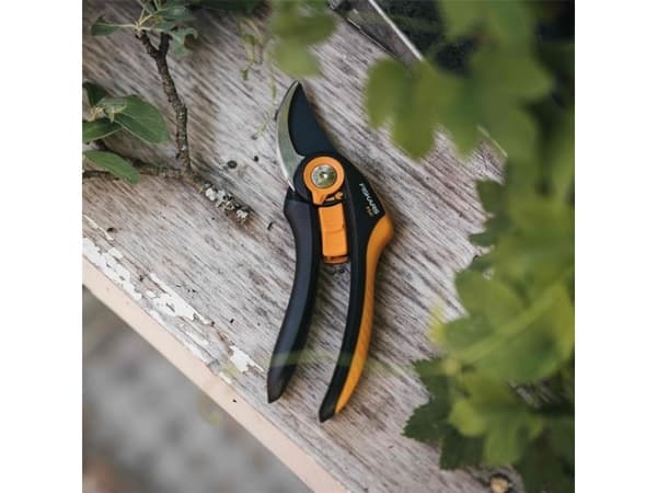 Fiskars Plus SmartFit P541 - Pruner - cast-aluminum
