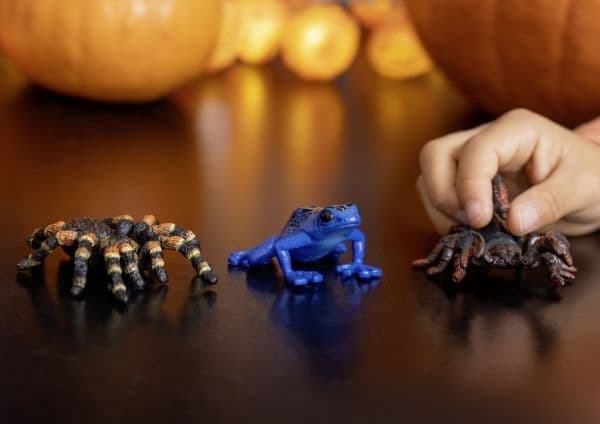 Schleich blå giftpilgroda