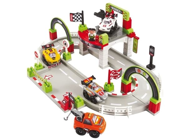 Grand Prix-ring m/ fordon & figur
