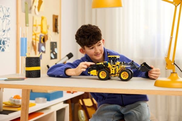 LEGO Technic 42209 Volvo L120 Electric hjullaster